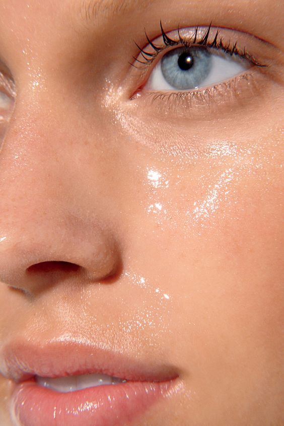 The Marvels of Retinol for 'Glass' Skin